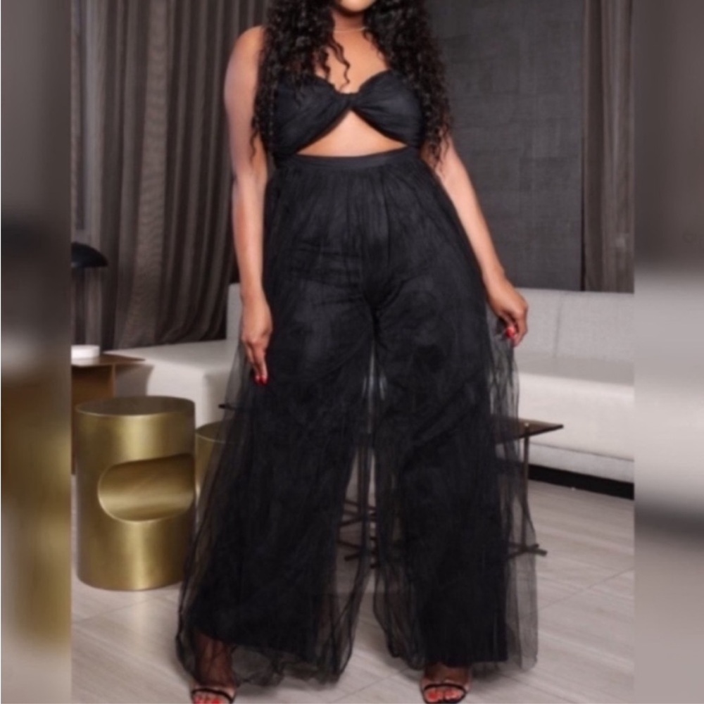 Elegant Black Wide Leg Jumpsuit - Picture 2 of 8